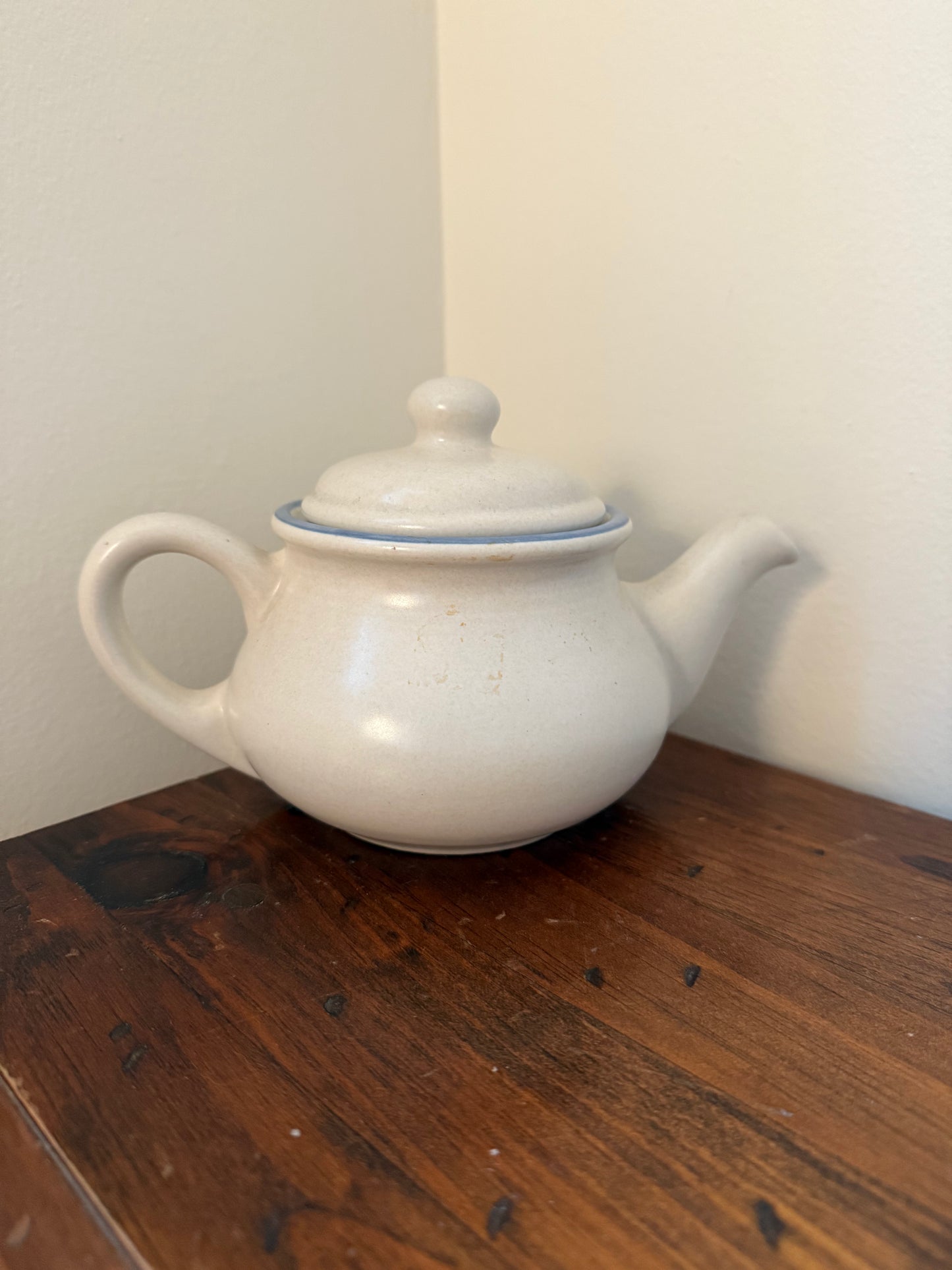 Vintage Phaltzgraff Yorktowne Tea Pot