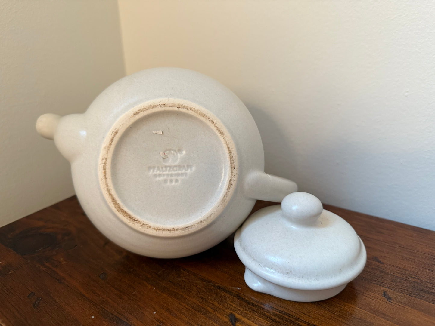 Vintage Phaltzgraff Yorktowne Tea Pot